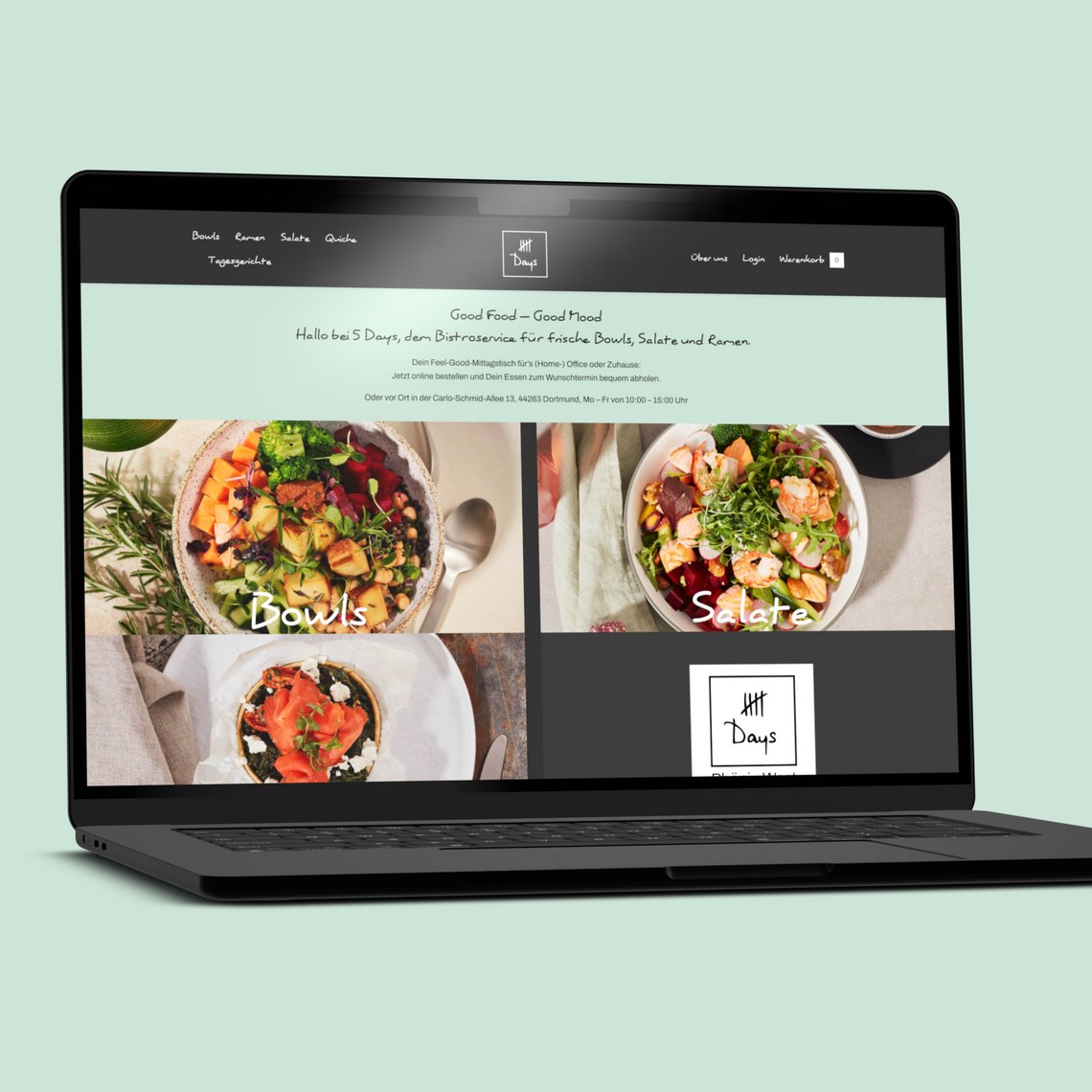 Laptop-Bildschirm zeigt eine Webseite mit Bowls und Salaten auf hellem Hintergrund.