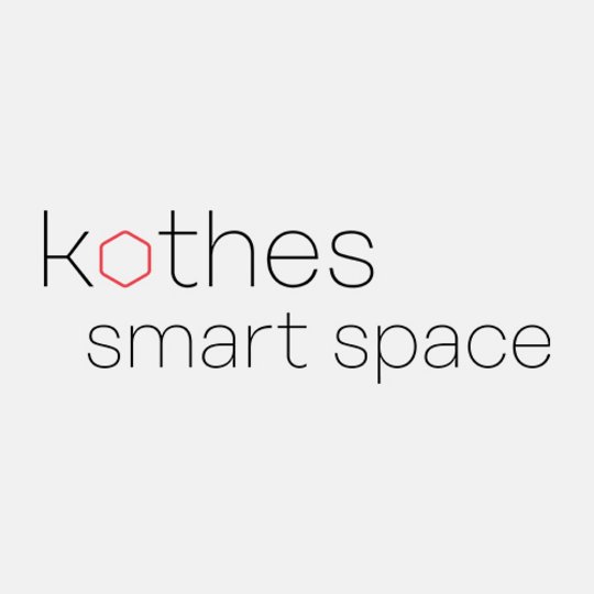 Logo kothes smart space aus einem minimalistischen Schriftzug und das o als ein rotes Fünfeck