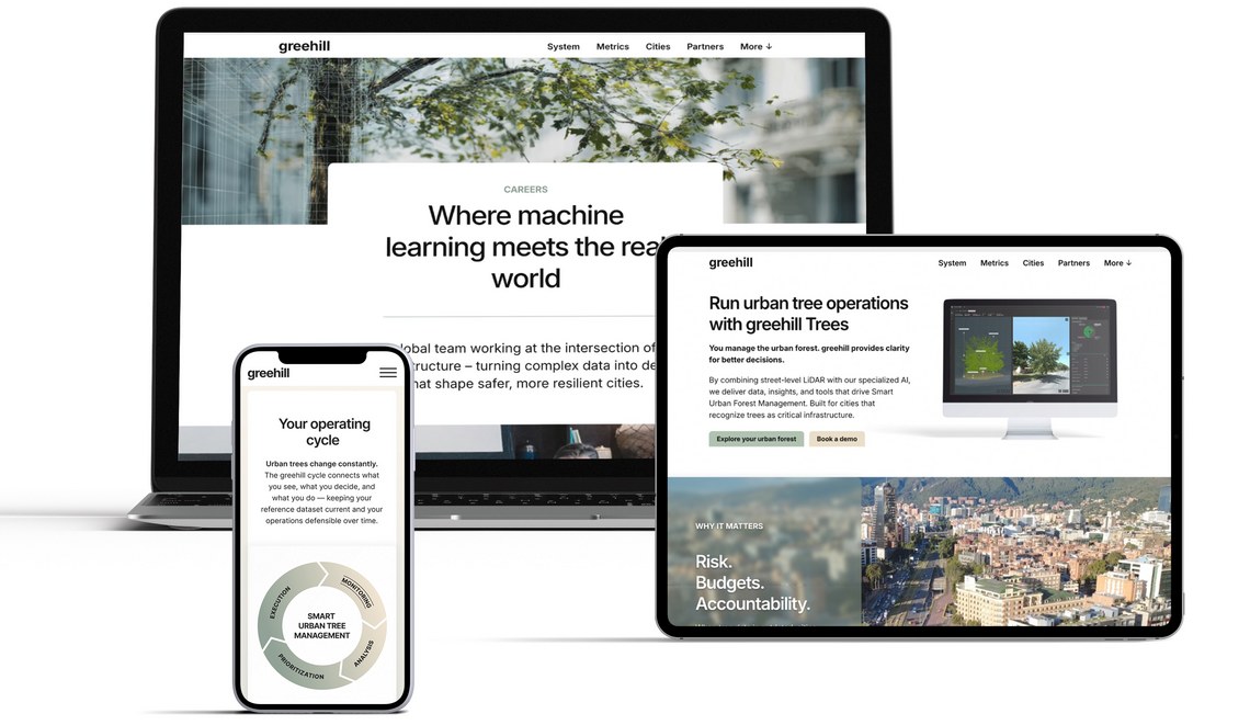 Laptop, Tablet und Smartphone zeigen greentree-Website für urbane Baumverwaltung.