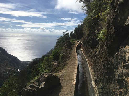 Levada im Süden Madeiras (25 fontes).