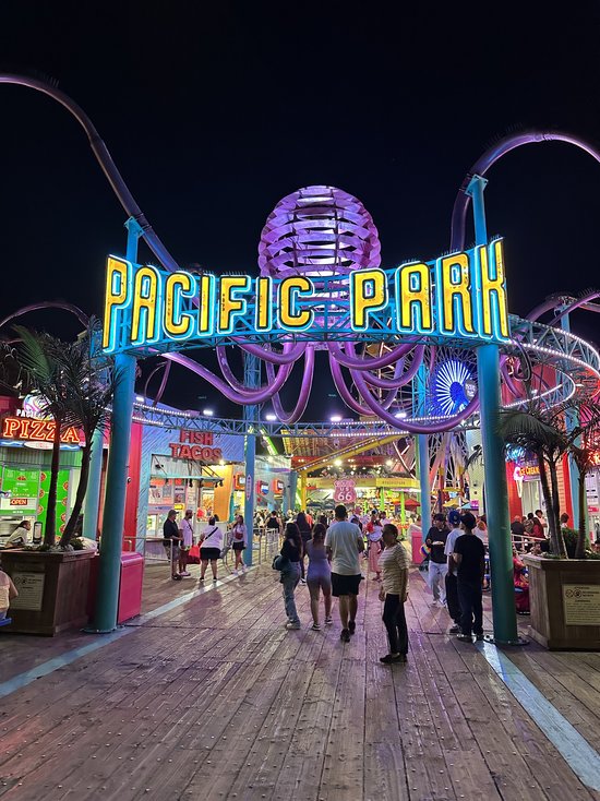 Eingang des Pacific Park auf dem Santa Monica Pier