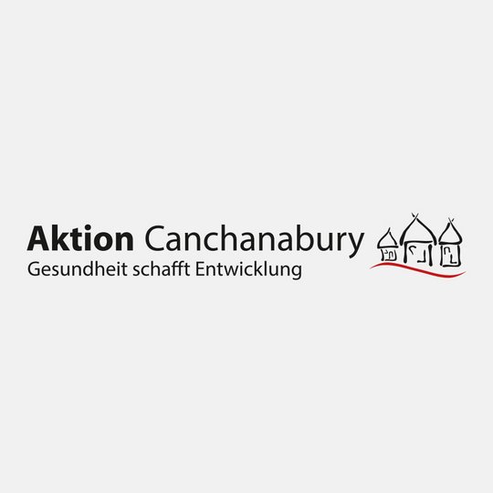 Aktion Canchanabury altes Logo Schriftzug und rechts eine Illustration von drei kleinen Strohhäusern